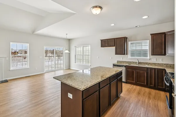 $374,900 | 347 North Aspen Drive, Cortland, IL 60112