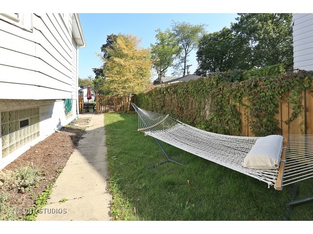 593 Spring Road Elmhurst, IL 60126 - Photo 18 of 20