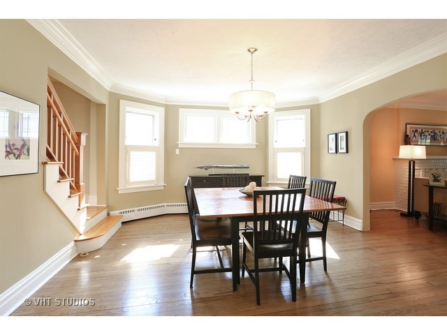 593 Spring Road Elmhurst, IL 60126 - Photo 4 of 20