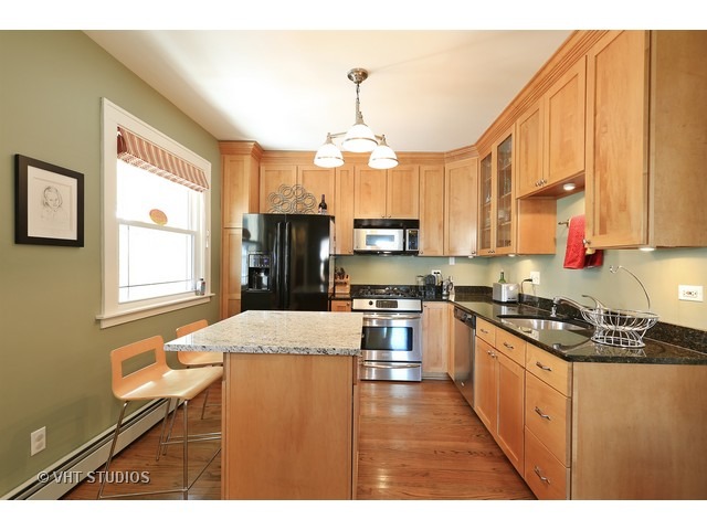 593 Spring Road Elmhurst, IL 60126 - Photo 7 of 20