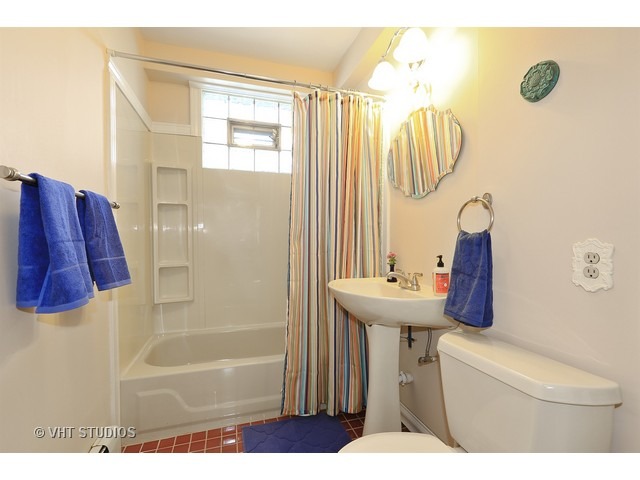 593 Spring Road Elmhurst, IL 60126 - Photo 10 of 20