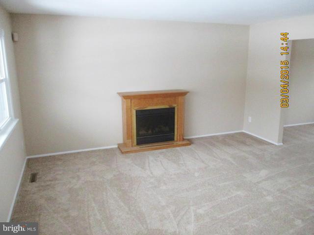 1938 Greengage Road Baltimore, MD 21244 - Photo 2 of 10 Living Room
