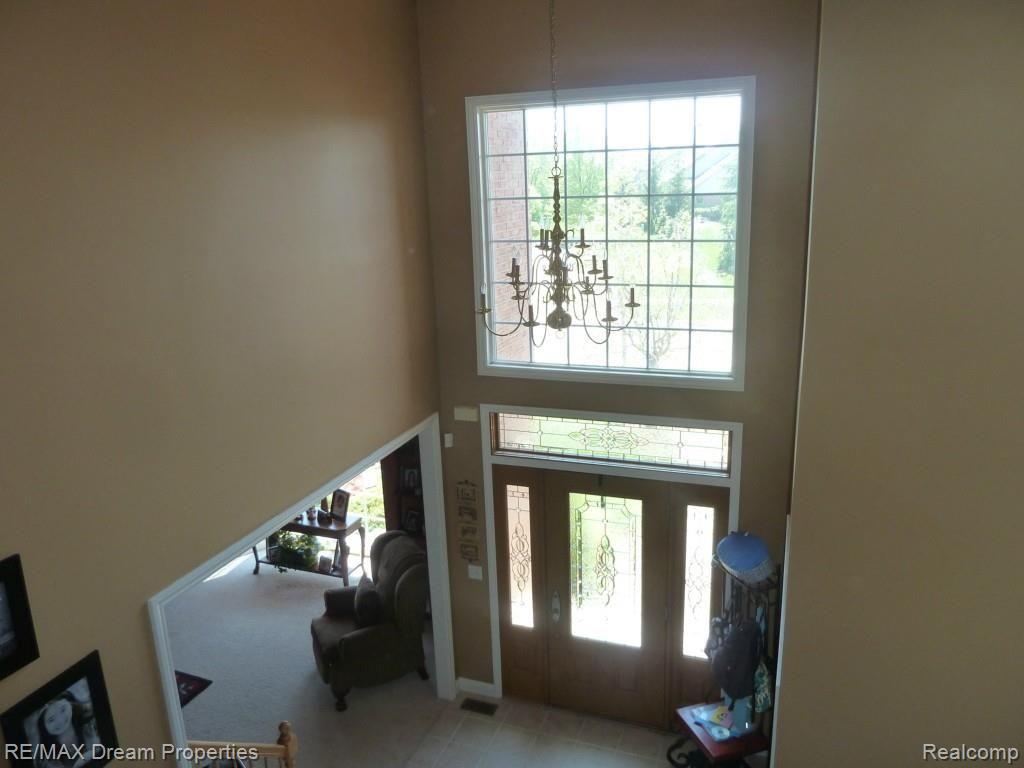 47890 Gladstone Road Canton, MI 48188 - Photo 4 of 45 FOYER AREA.jpg
