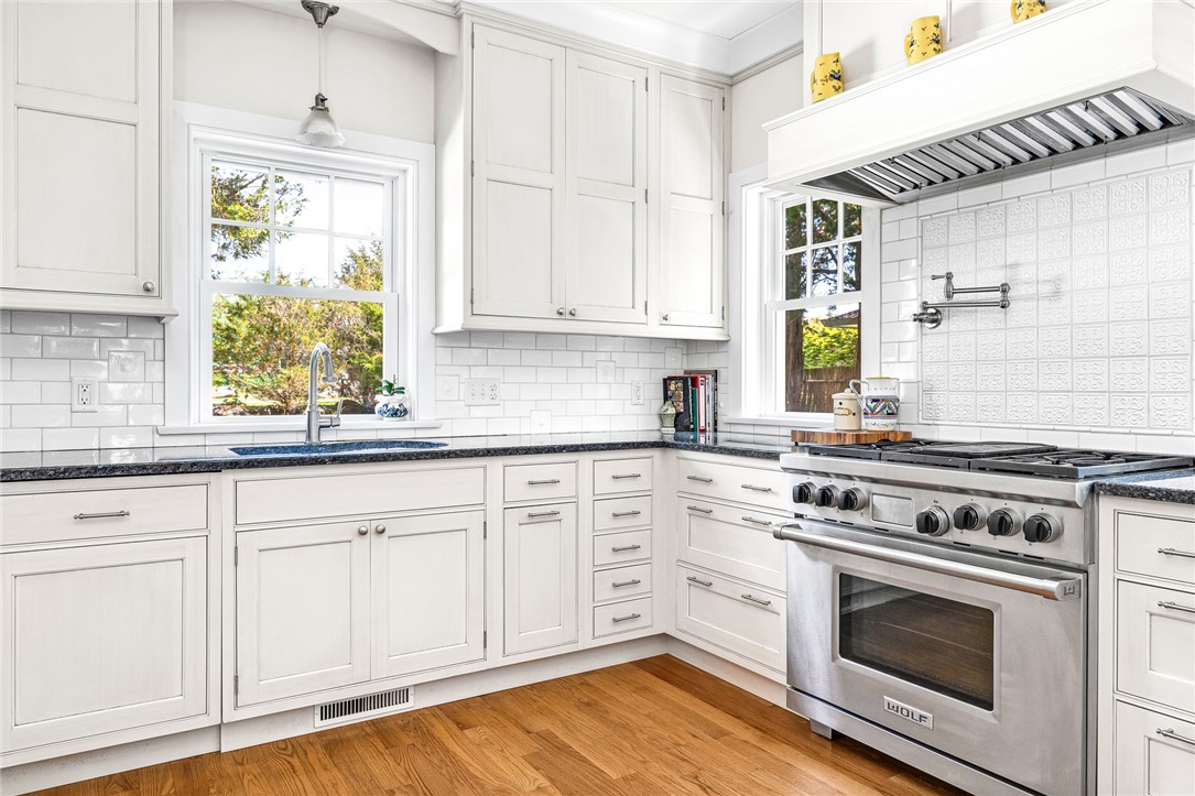 52 Fenway Road Westerly, RI 02891 - Photo 6 of 42