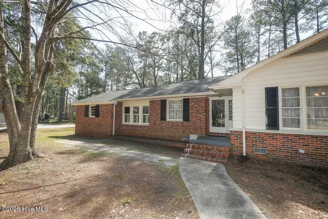 $245,000 | 1201 Charles Drive, Laurinburg, NC 28352