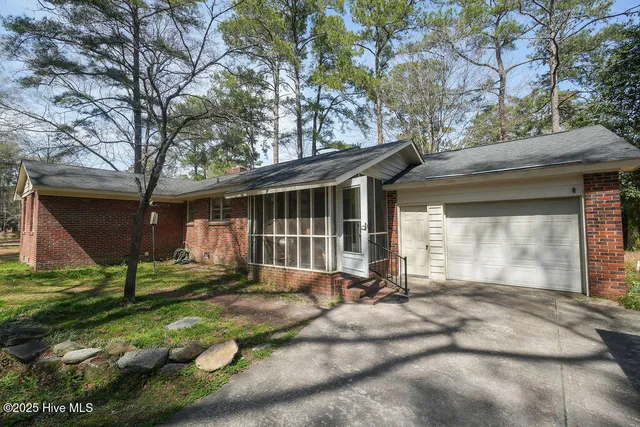 $245,000 | 1201 Charles Drive, Laurinburg, NC 28352