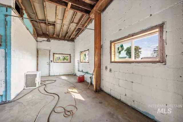 $299,000 | 120 North Main Street, Homedale, ID 83628