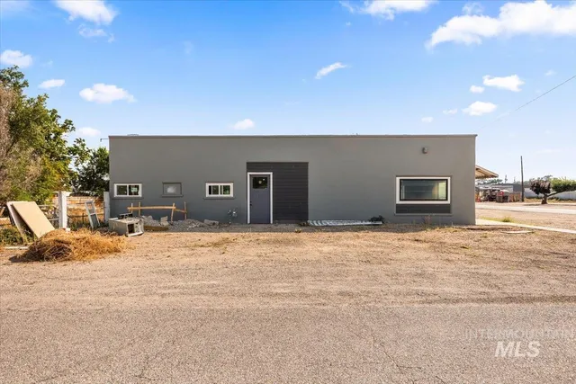 $299,000 | 120 North Main Street, Homedale, ID 83628