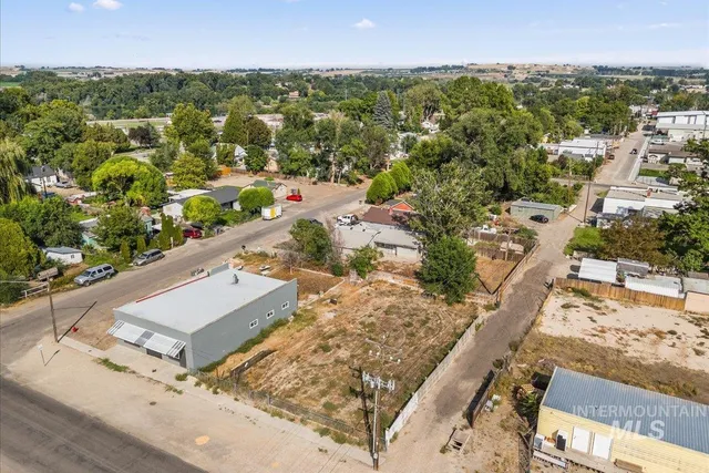 $299,000 | 120 North Main Street, Homedale, ID 83628