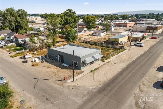 $299,000 | 120 North Main Street, Homedale, ID 83628