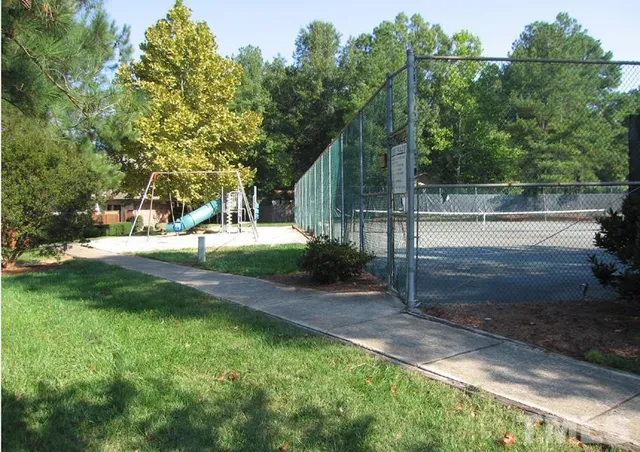 a view of a outdoor space with a garden