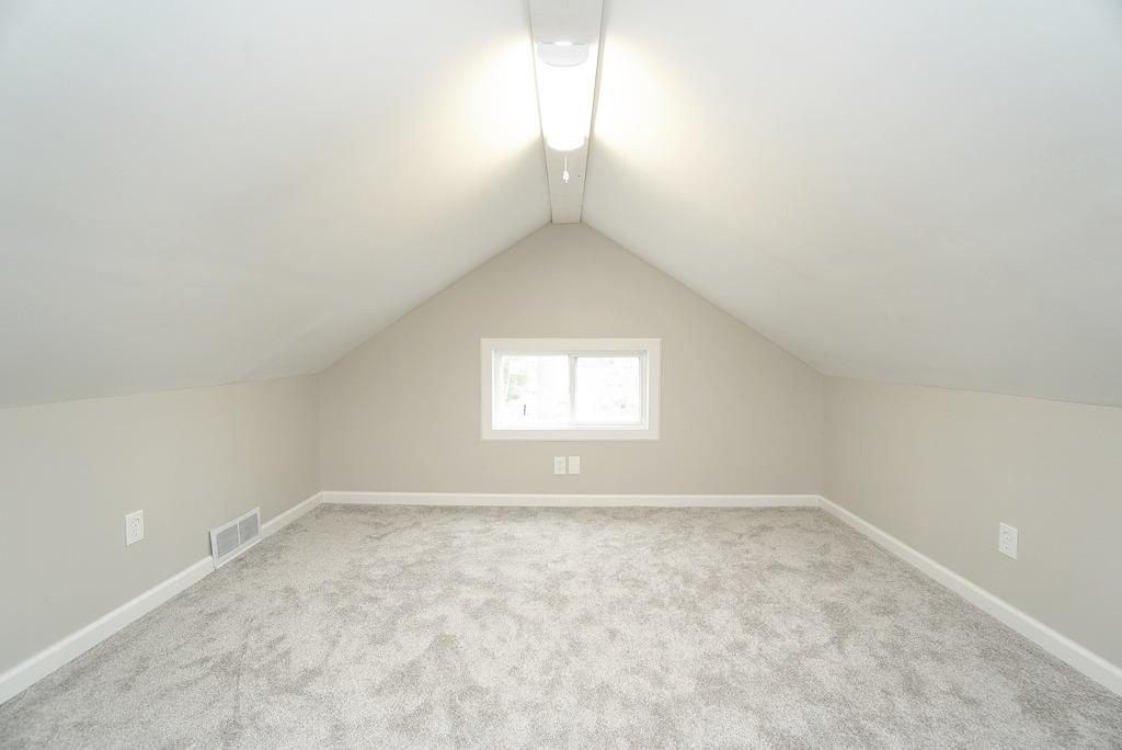 243 Ridgeway Road Cincinnati, OH 45216 - Photo 20 of 26