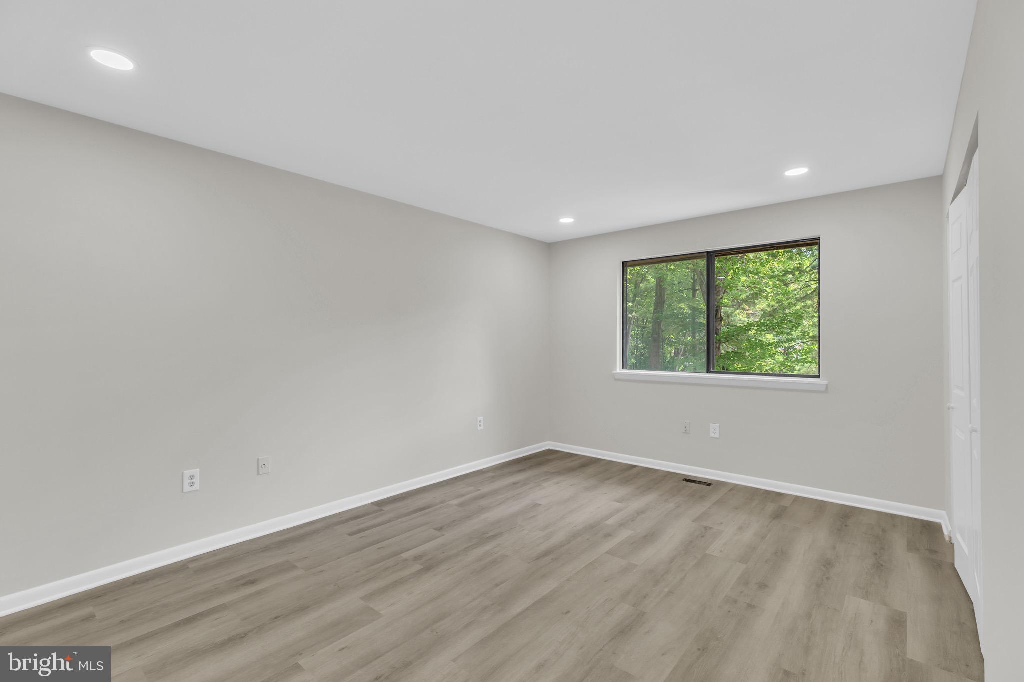 10669 Spring Oak Court Burke, VA 22015 - Photo 16 of 32