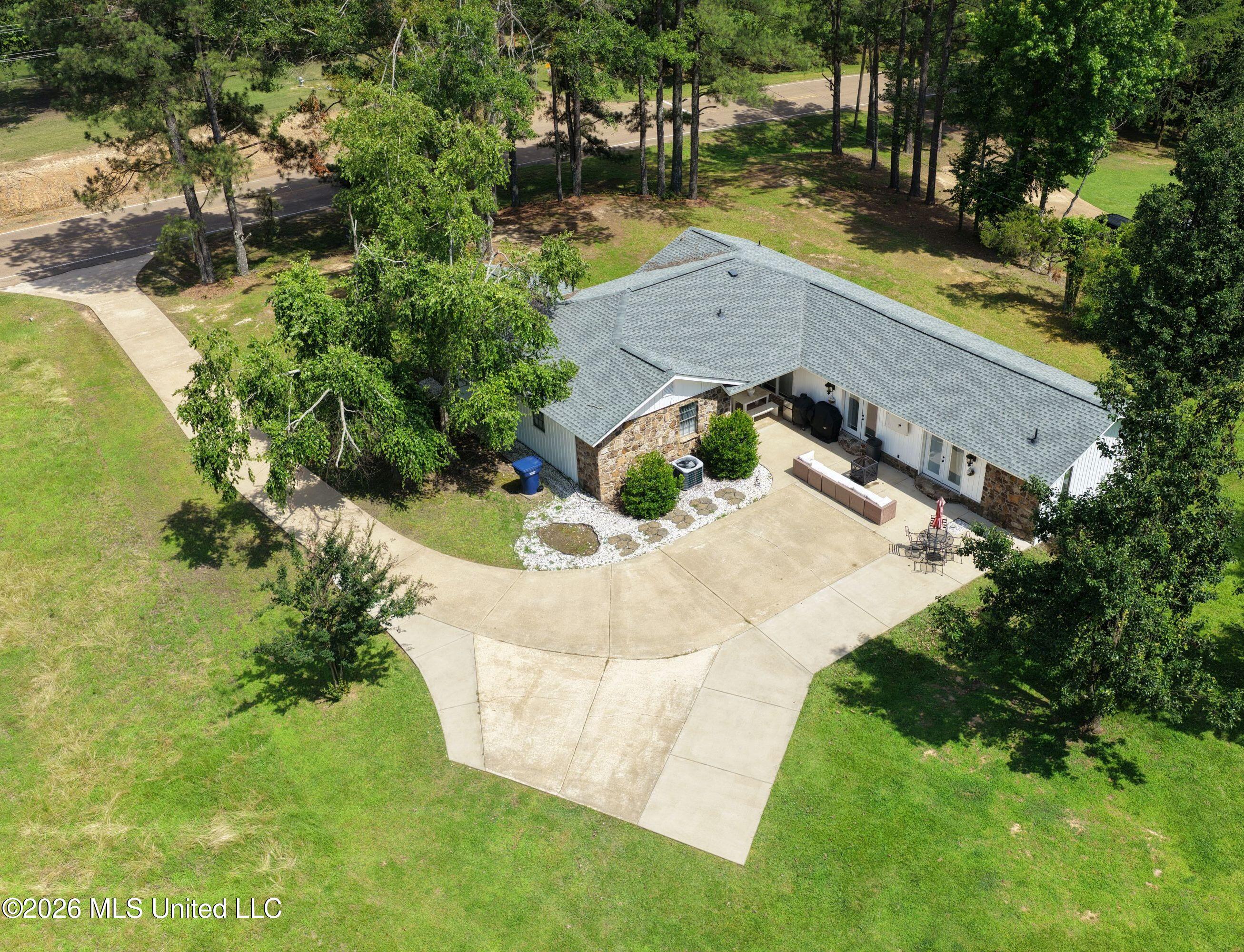 415 Woodland Road Batesville, MS 38606 - Photo 12 of 120 2rlawk1.7