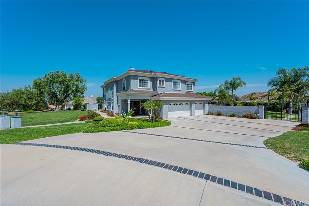 5817 Royale Place Riverside, CA 92506 - Photo 4 of 64