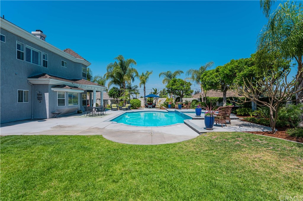 5817 Royale Place Riverside, CA 92506 - Photo 8 of 64