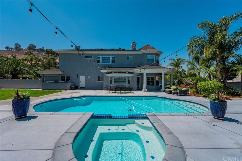 5817 Royale Place Riverside, CA 92506 - Photo 10 of 64