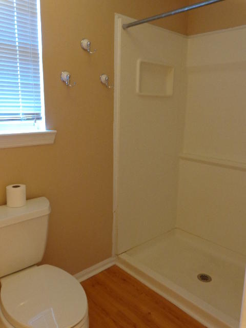 5601 Cold Springs Road Hixson, TN 37343 - Photo 27 of 39 5601 masterbath