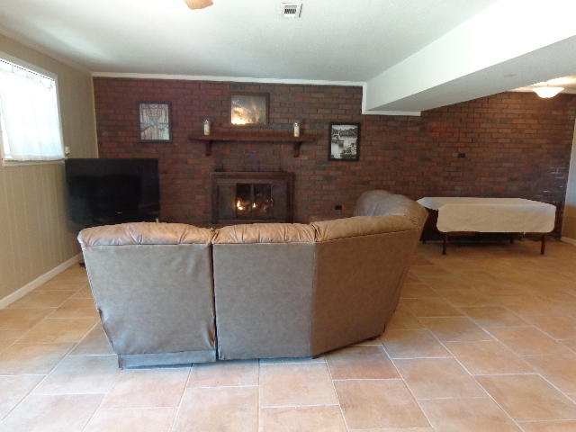 5601 Cold Springs Road Hixson, TN 37343 - Photo 33 of 39 5601 great room (2)