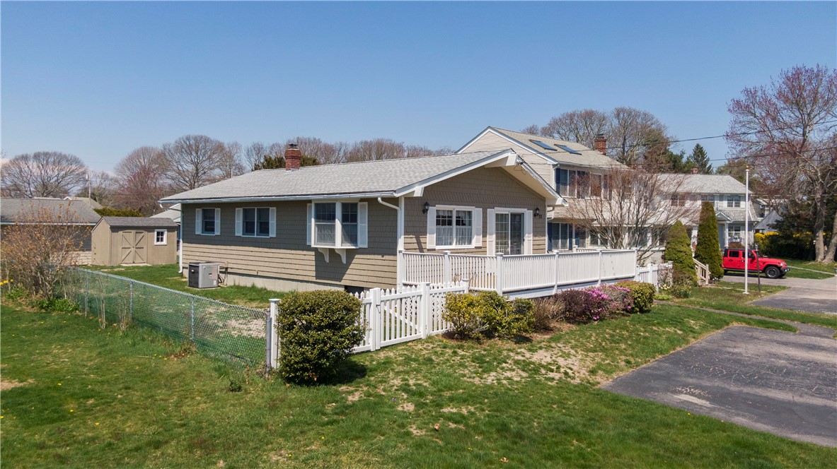 55 Flintstone Road Narragansett, RI 02882 - Photo 3 of 24