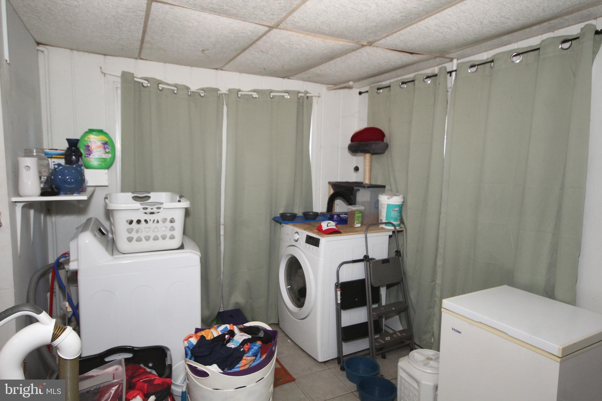 459 Mistle Road Millville, NJ 08332 - Photo 14 of 24 a bathroom with a sink mirror vanity and toilet