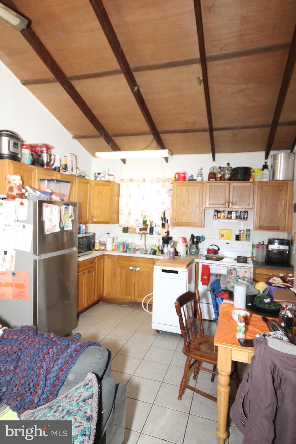 459 Mistle Road Millville, NJ 08332 - Photo 5 of 24 a kitchen with a table and chairs