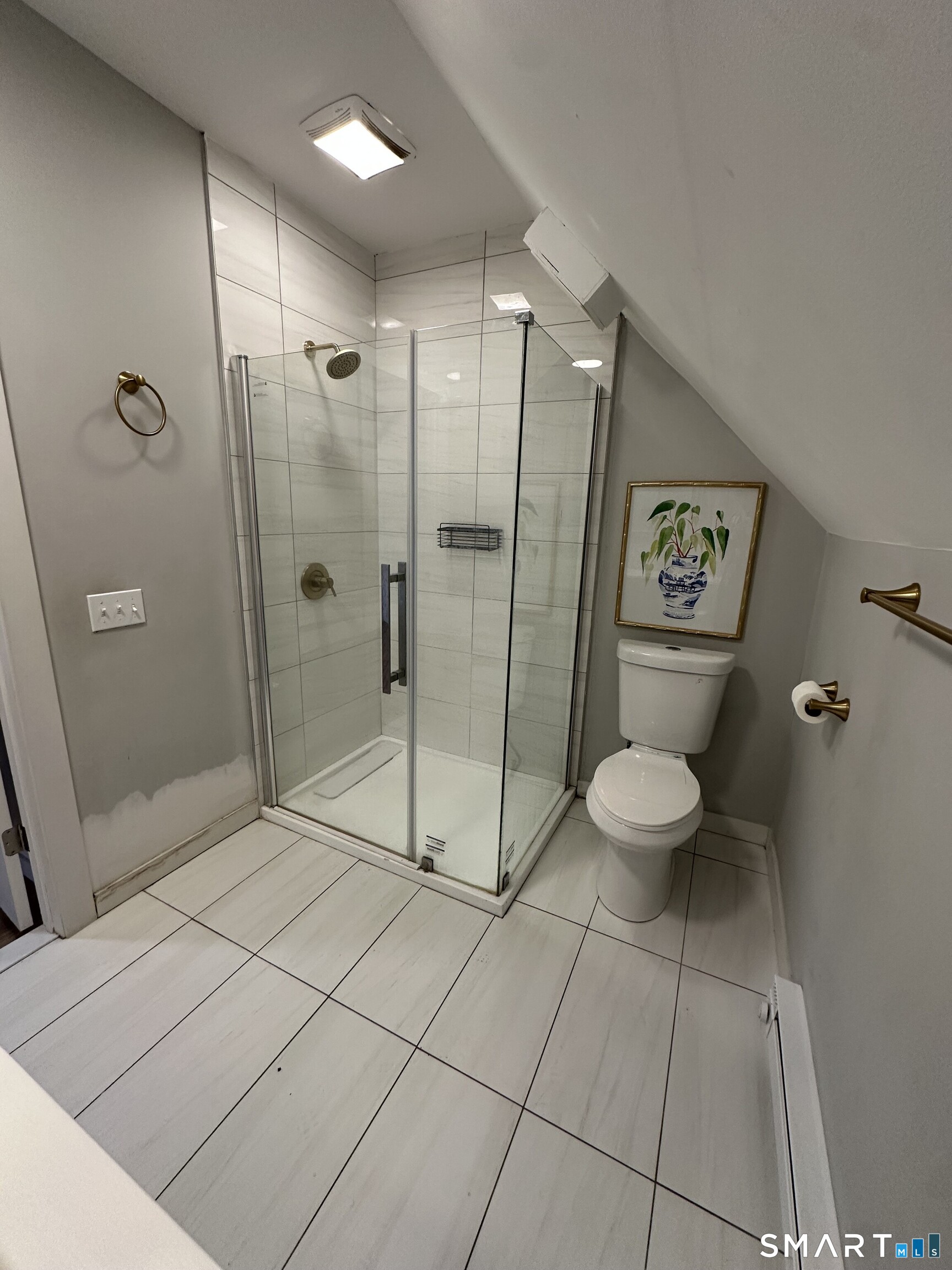 27 East 9th Street Derby, CT 06418 - Photo 15 of 22 a bathroom with a shower and a toilet