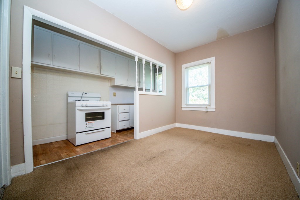 86 Hunter Street Fall River, MA 02721 - Photo 14 of 32