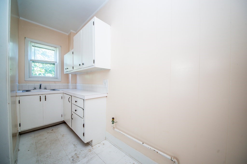 86 Hunter Street Fall River, MA 02721 - Photo 22 of 32