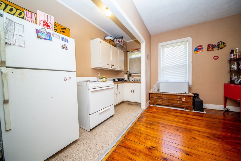 86 Hunter Street Fall River, MA 02721 - Photo 27 of 32
