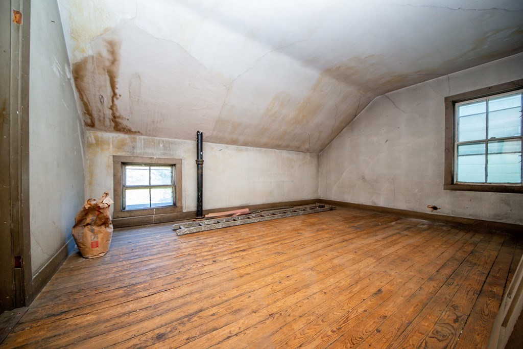 86 Hunter Street Fall River, MA 02721 - Photo 31 of 32