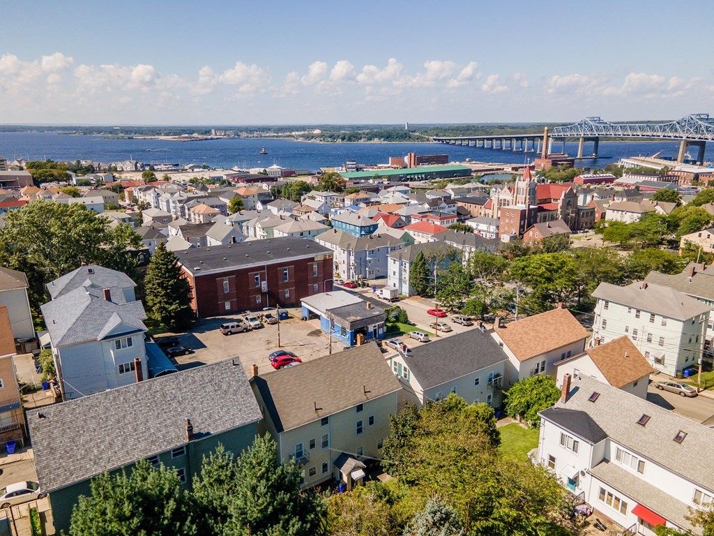 86 Hunter Street Fall River, MA 02721 - Photo 7 of 32