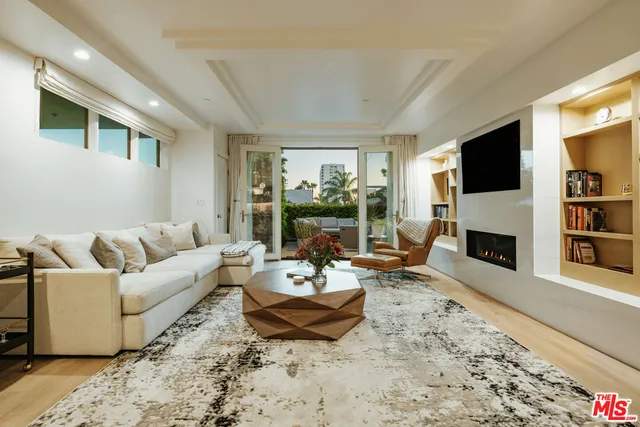 $1,150,000 | 2817 3rd Street, Unit 4, Santa Monica, CA 90405