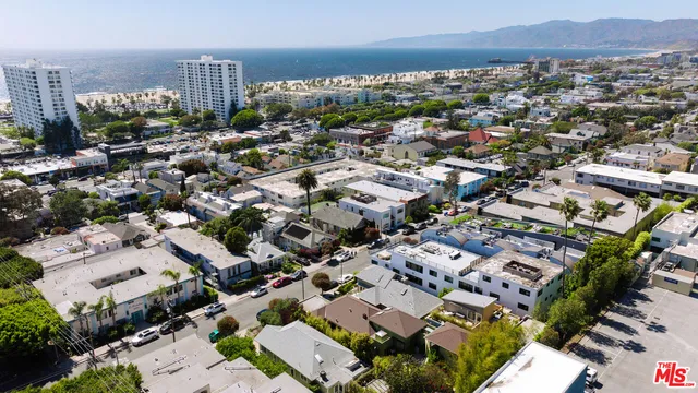 $1,150,000 | 2817 3rd Street, Unit 4, Santa Monica, CA 90405