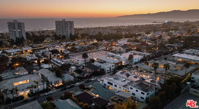 $1,150,000 | 2817 3rd Street, Unit 4, Santa Monica, CA 90405