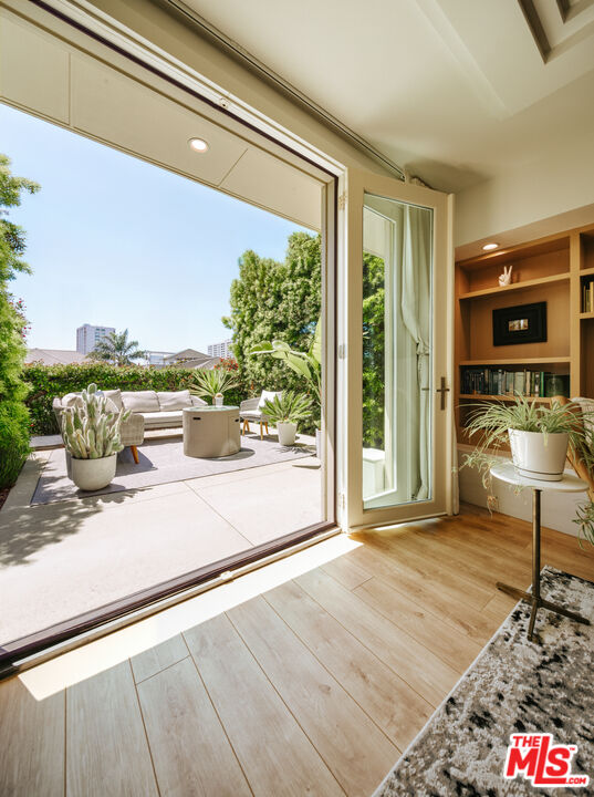 2817 3rd Street, Unit 4 Santa Monica, CA 90405 - Photo 8 of 25