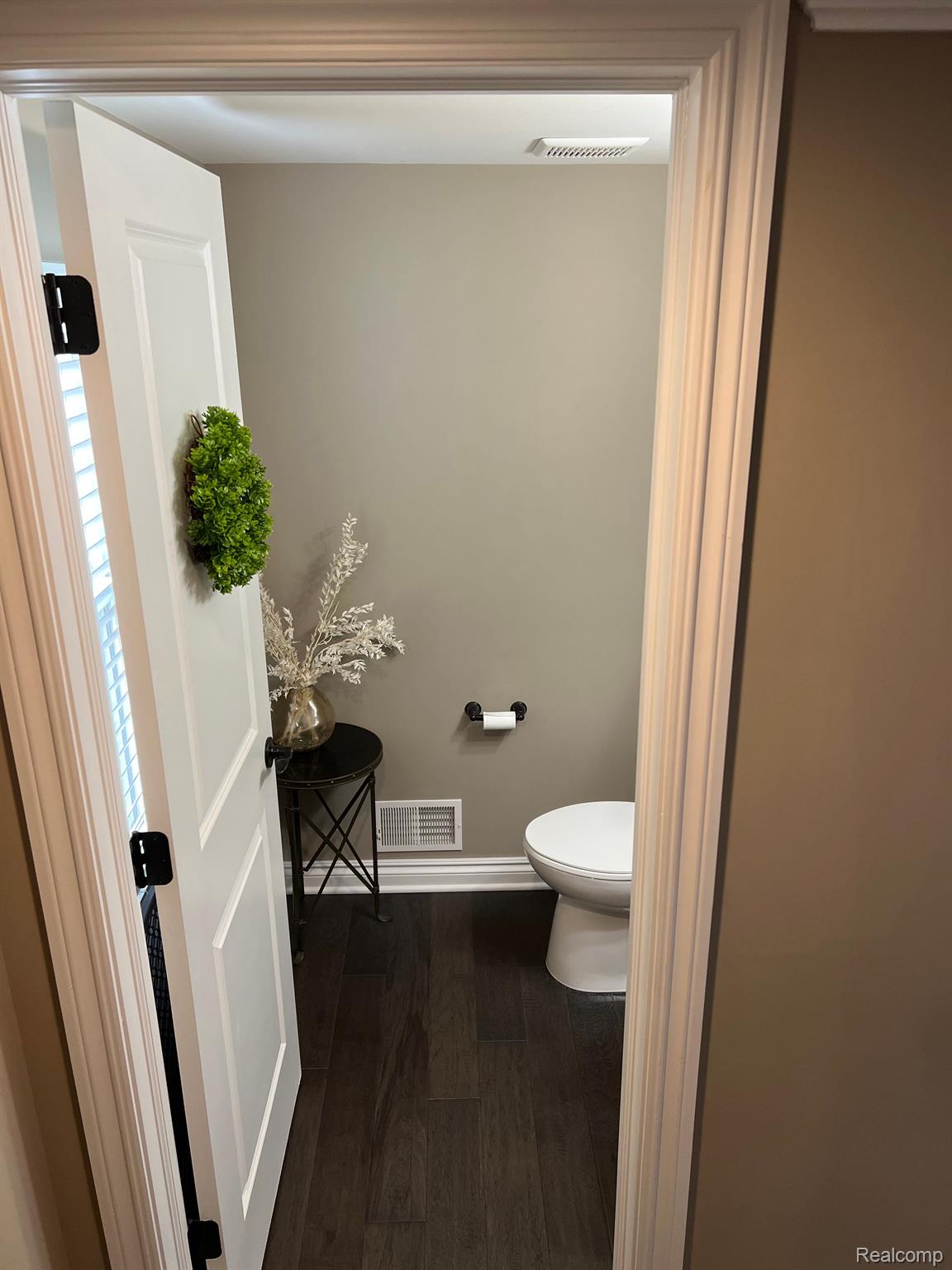 935 Barclay Circle Rochester, MI 48307 - Photo 11 of 31 Gallery Image 11