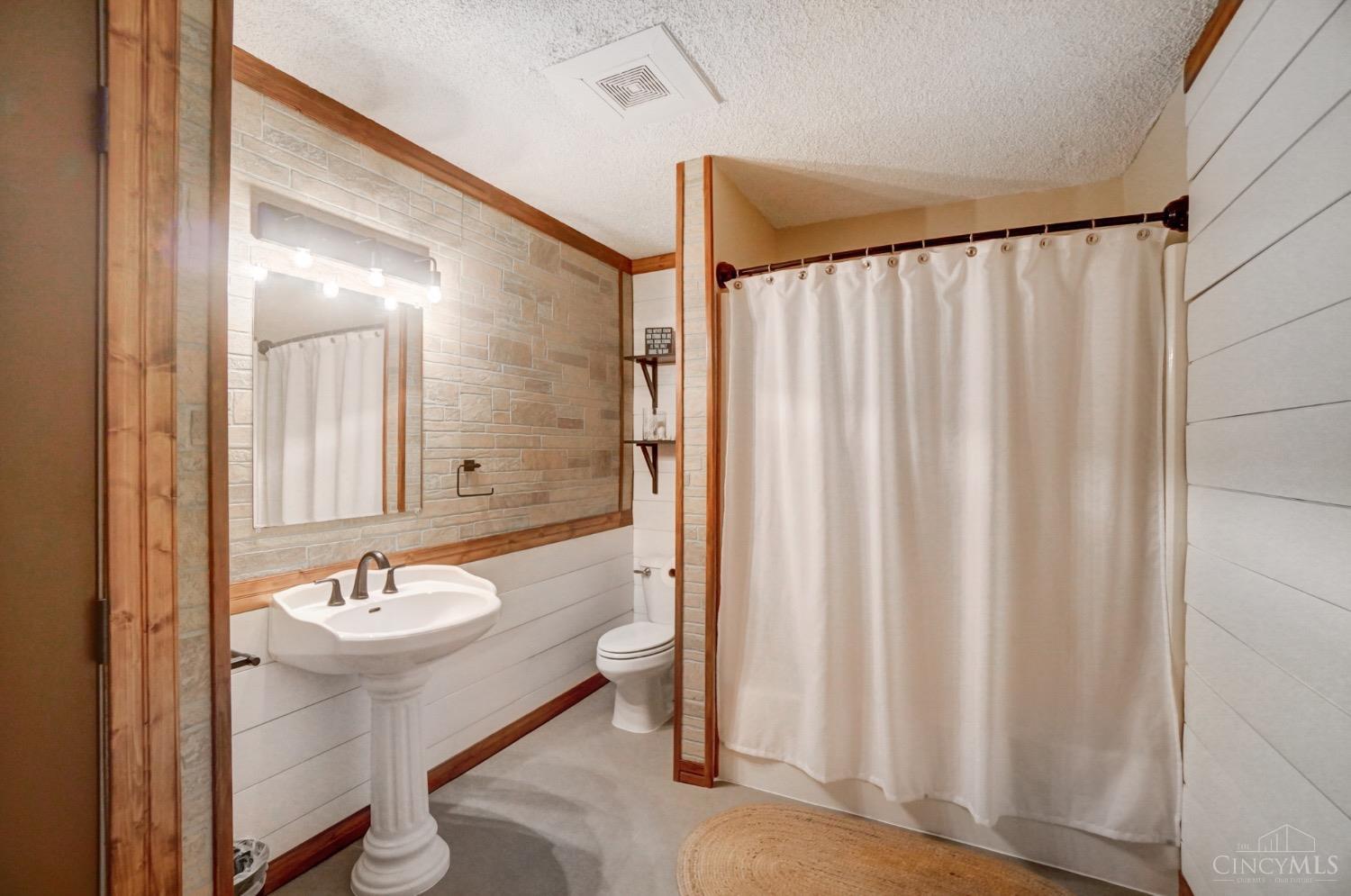2334 Jackson Road Hamilton, OH 45011 - Photo 18 of 34 Gallery Image 18