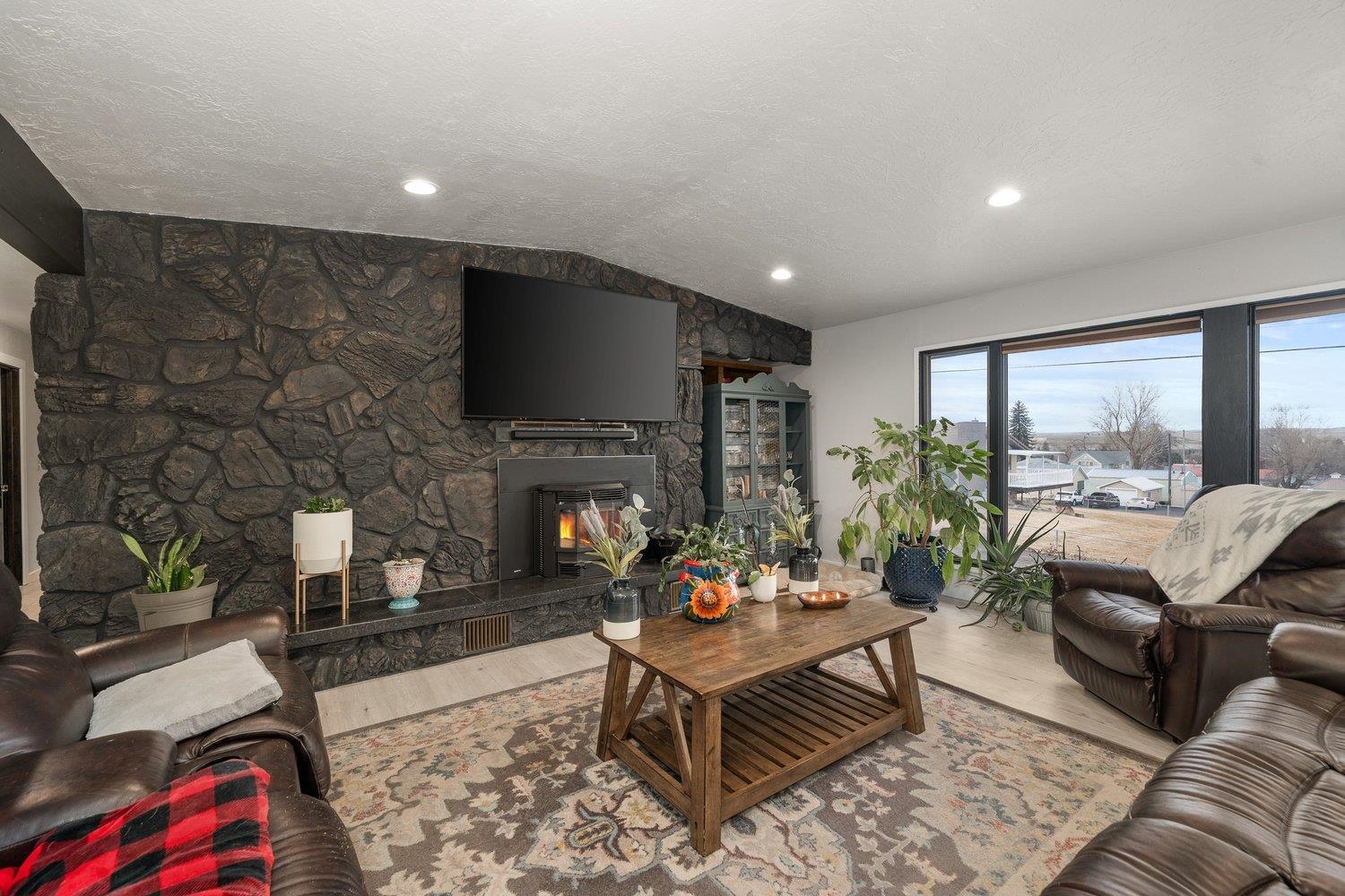 313 Southeast Trinity Avenue Wilbur, WA 99185 - Photo 9 of 48