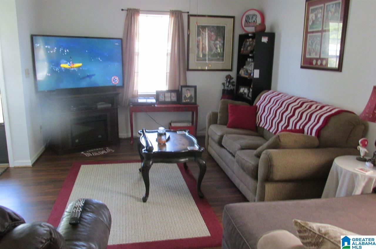 213-215 Adams Avenue Oneonta, AL 35121 - Photo 7 of 8