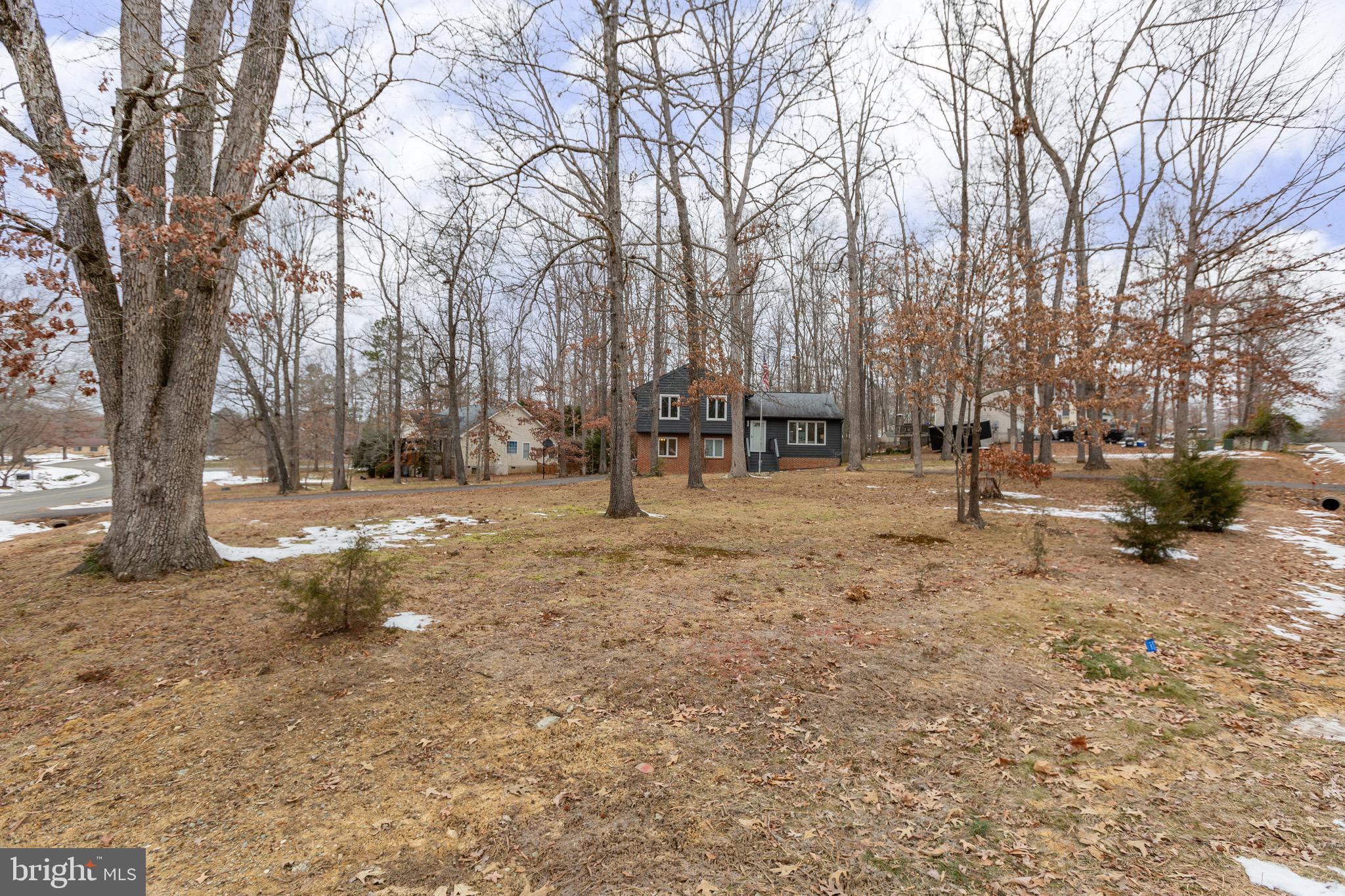 915 Kent Drive Ruther Glen, VA 22546 - Photo 2 of 42 4 Bedroom, 2 Bath, Corner Lot w/ CIrcular Driveway