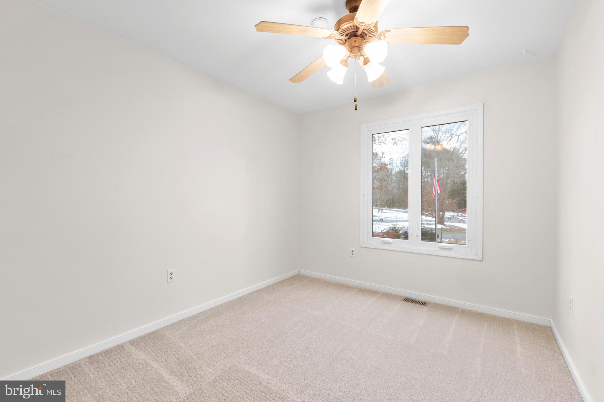 915 Kent Drive Ruther Glen, VA 22546 - Photo 26 of 42 3rd Bedroom with Ceiling Fan