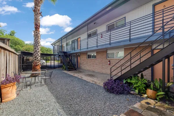 $1,195 | 1016 East 7th Street, Unit 4, Houston, TX 77009