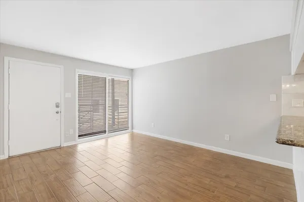 $1,195 | 1016 East 7th Street, Unit 4, Houston, TX 77009