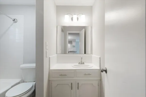 $1,195 | 1016 East 7th Street, Unit 4, Houston, TX 77009