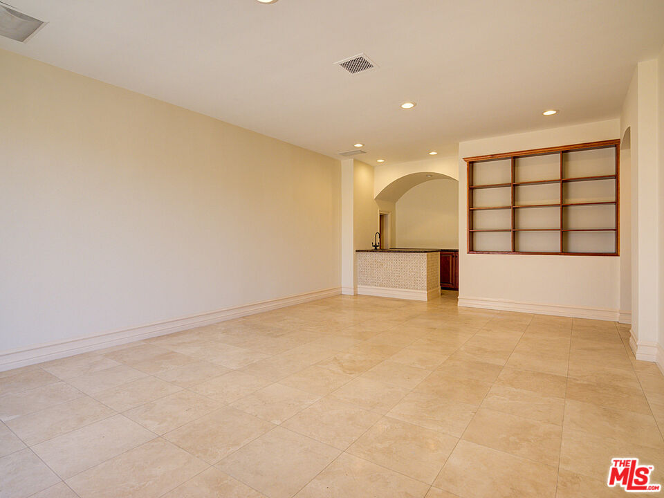 5003 Roma Court Venice, CA 90292 - Photo 14 of 34 a view of a room with a large window