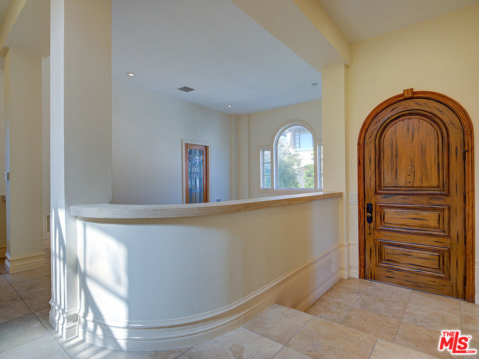 5003 Roma Court Venice, CA 90292 - Photo 7 of 34 a view of entryway with kitchen