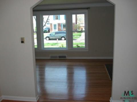 1622 Bournemouth Road Grosse Pointe, MI 48236 - Photo 11 of 12 486382-10.JPG