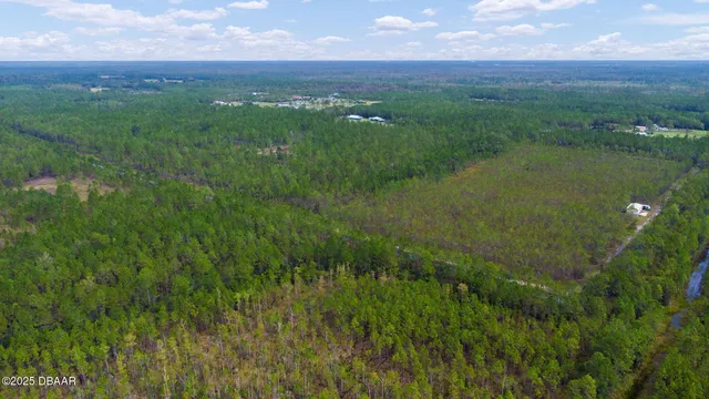 a view of a tennis court