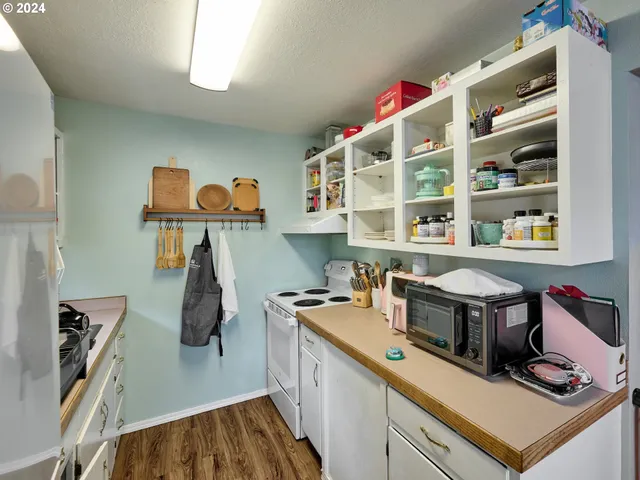 $309,000 | 2453 Simpson Street Southeast, Salem, OR 97301